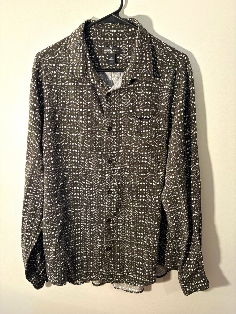 Houston White Men’s L Regular Black/White Geometric Rayon Woven Long Sleeve